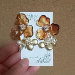 ♡べっ甲お花 ピアス♡のサムネイル