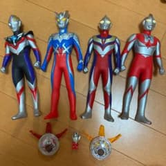 ウルトラマン ソフビ フィギュア　4体　おまけ付きのサムネイル