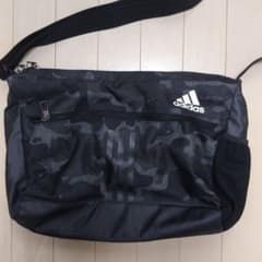 アディダス　adidas　ショルダーバッグのサムネイル
