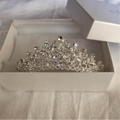 ティアラ 結婚式 ウェディングのサムネイル