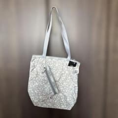LeSportsac 花柄トートバッグ グレイウィムジーフローラル　GYのサムネイル