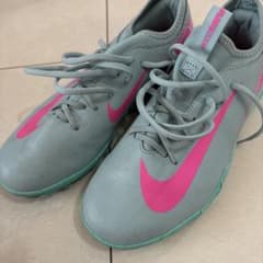 Nike フットサルシューズ グレー/ピンクのサムネイル