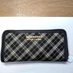 BURBERRY BLUE LABEL 長財布 チェック柄のサムネイル