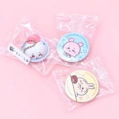 ちいかわ うさぎ 古本屋さん 缶バッジ フィギュア くら寿司 セットのサムネイル