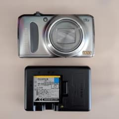 FUJIFILM FinePix F300EXR シルバー 中古 動作品 - メルカリ