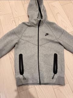 NIKEテックフリースのサムネイル