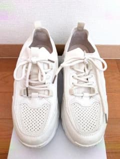 MK KLEIN ホワイトスニーカーのサムネイル