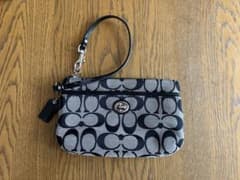 COACH ミニポーチのサムネイル