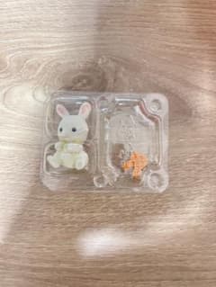 シルバニアファミリー しろウサギの赤ちゃんのサムネイル
