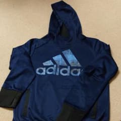 adidasキッズパーカーのサムネイル