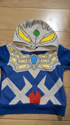 ウルトラマンゼロ　トレーナーのサムネイル