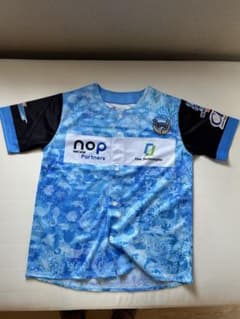 川崎フロンターレの青色シャツのサムネイル