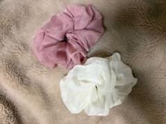 シュシュ まとめ売り 2点セット シフォン 韓国 ピンク ホワイト ヘアアクセのサムネイル