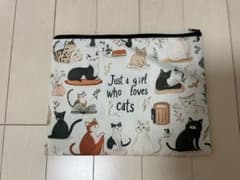 猫柄ポーチ　猫ポーチ　新品