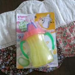 新品未開封!!!  ストローボトル ピジョンのサムネイル