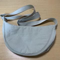UNIQLO ラウンドミニショルダーバッグのサムネイル
