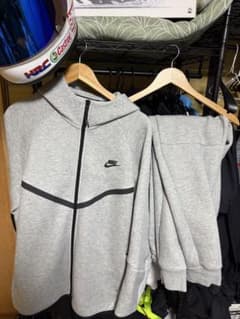 ナイキ テックグレー XL 定価¥33000 - メルカリ
