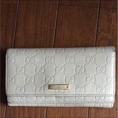 GUCCI財布のサムネイル