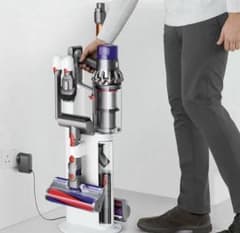 Dyson cyclone V10 本体 フロアドッグ　ヘッドなし Dyson cyclone V10 本体 フロアドッグ ヘッドなし - メルカリ