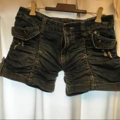 ショートパンツのサムネイル