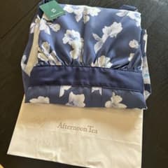ロウ様専用　Afternoon Tea 花柄エプロン ネイビー FREEのサムネイル