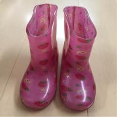 1月20日まで出品 いちごの長靴のサムネイル