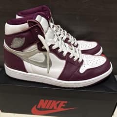 NIKE AIR JORDAN 1 RETRO HIGH OG ボルドーのサムネイル
