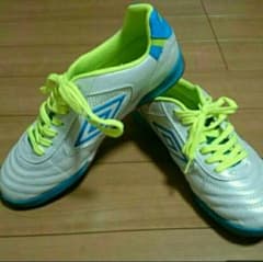 美品 アンブロ UMBRO フットサルシューズのサムネイル