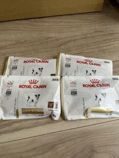 ロイヤルカナン 犬用 ユリナリーS/O エイジング 小型犬用S 30g×4袋のサムネイル