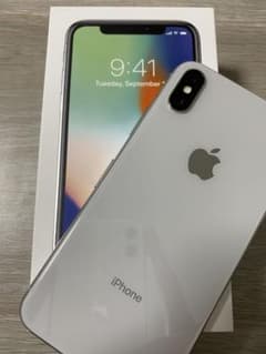iPhone X Silver 64 GB Softbank 即購入可能のサムネイル