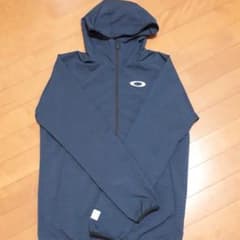 専用　定番オークリーOAKLEY パーカー　Sのサムネイル