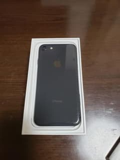 iPhone 8 本体　256GBのサムネイル