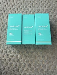 【新品未使用】medicube アゼライン酸エクソソーム2000＆美容液セットのサムネイル