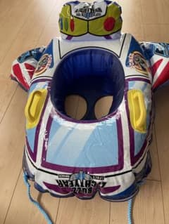 バズライトイヤー浮き輪のサムネイル