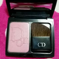 Diorピンクのチークのサムネイル