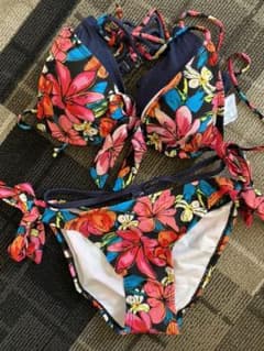新品未使　水着 ビキニ　花柄　カラフル　デニムのサムネイル