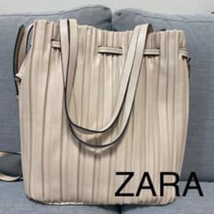 ZARA 2way プリーツ バッグ ベージュのサムネイル