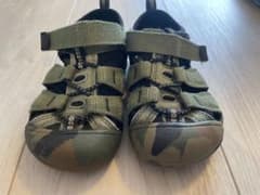 【14.5cm】KEEN キッズ サンダル カーキ 迷彩のサムネイル