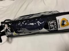 ダイワライフジャケット DF-2709 ウエストタイプ自動・手動膨脹式　未使用のサムネイル