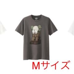 KAWS UNIQLO コラボTシャツのサムネイル