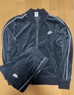 Nike ダークグレー トラックジャケット　ベロアのサムネイル