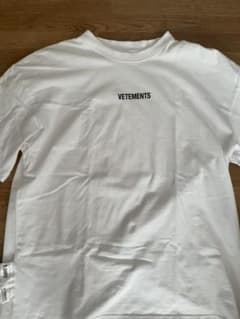 ヴェトモン vetements Tシャツのサムネイル