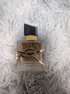 Yves Saint Laurent 香水のサムネイル