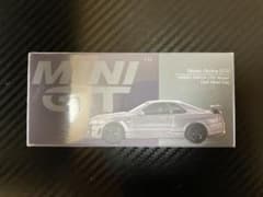MINI GT Nissan Skyline GT-R BNR34のサムネイル