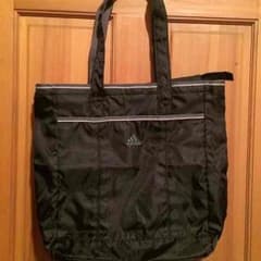 [新品タグ付き]adidasトートバッグ♡のサムネイル