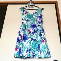 新品！未使用！セシルマクビー 夏ワンピ✨のサムネイル