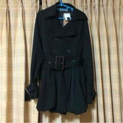 ベルト付きブラックコートのサムネイル