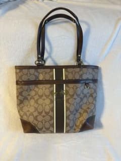 Coach シグネチャー　トートバッグ　ロゴプリントのサムネイル