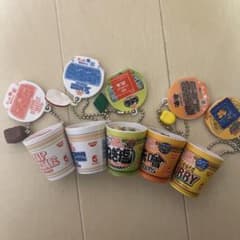 カップラーメン　ガチャガチャのサムネイル