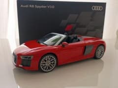 ディーラー特注 iscale アウディ Audi R8 スパイダー 1/18 ディーラー特注 iscale アウディ Audi R8 スパイダー 1/18 - メルカリ